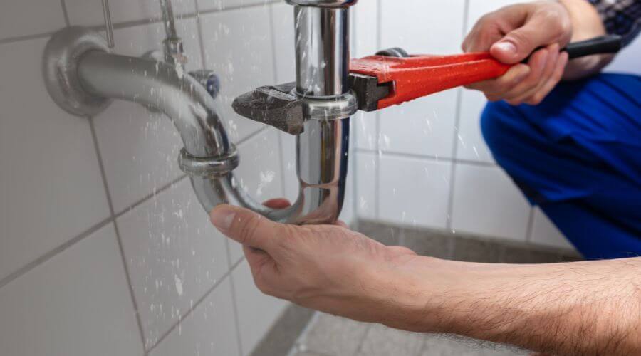 Gas tankless water heater installation in Raynesford, MT